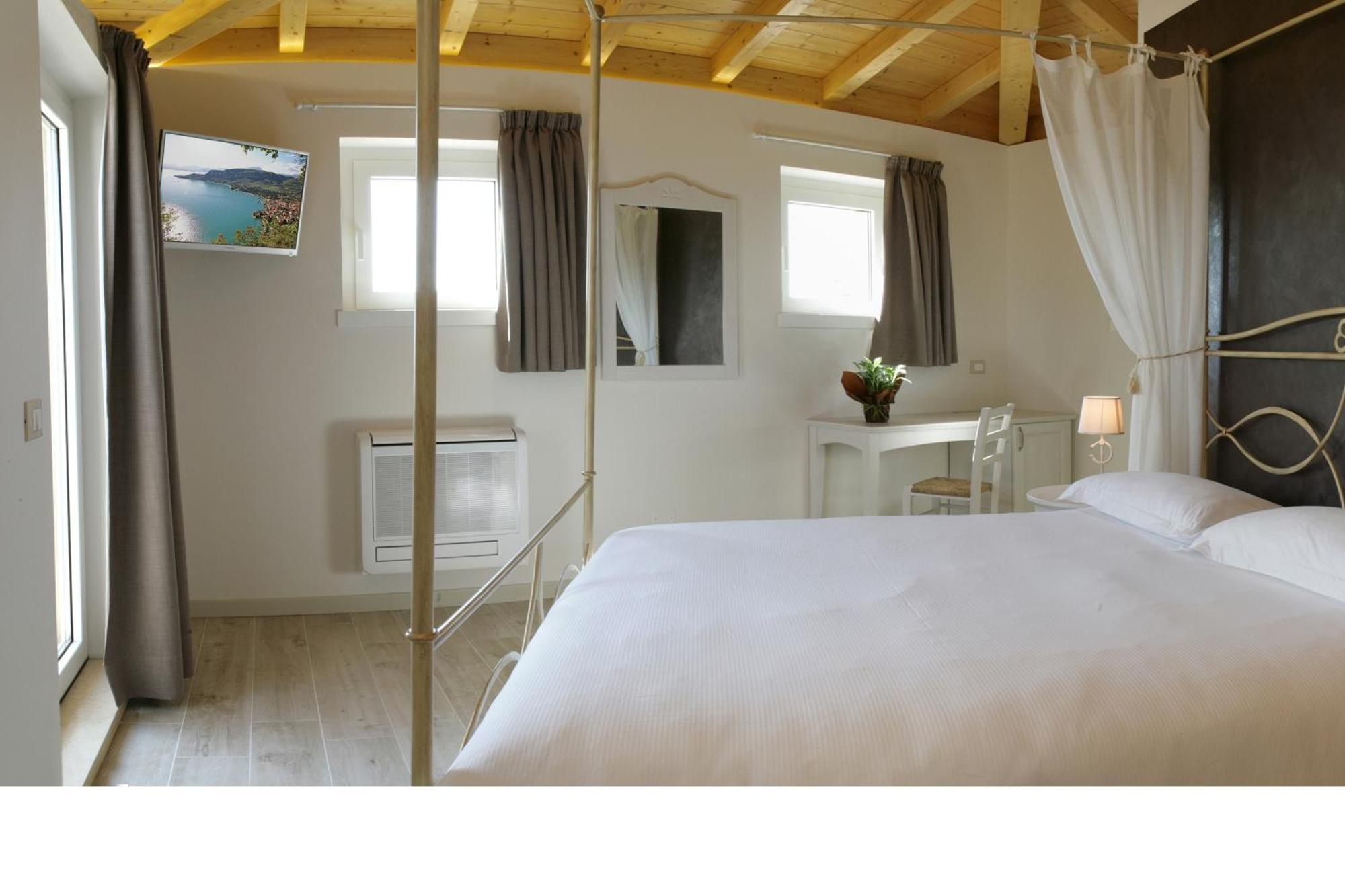 مبيت وإفطار باردولينو Relais Colle San Giorgio الغرفة الصورة