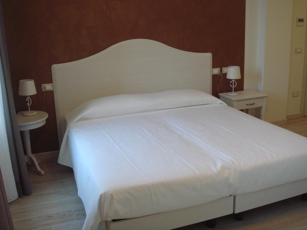 مبيت وإفطار باردولينو Relais Colle San Giorgio الغرفة الصورة
